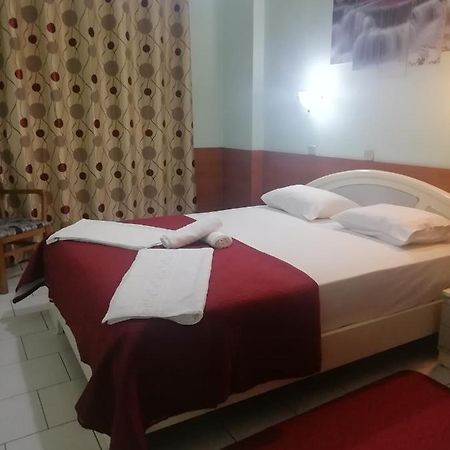 Hotel Elena エデッサ エクステリア 写真
