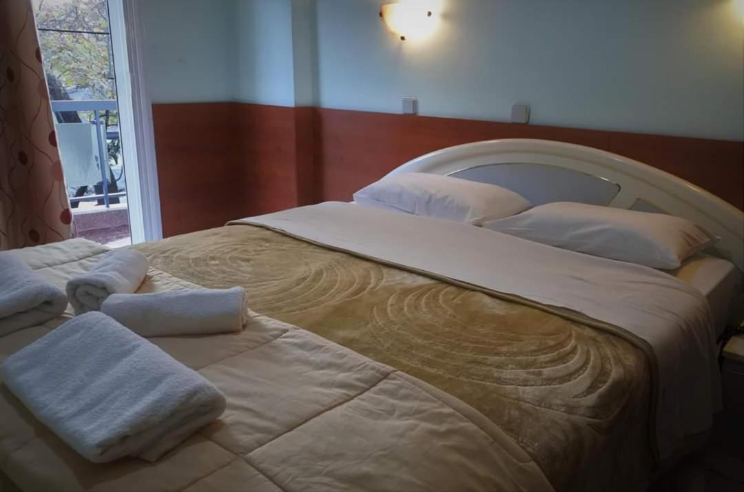 Hotel Elena エデッサ エクステリア 写真